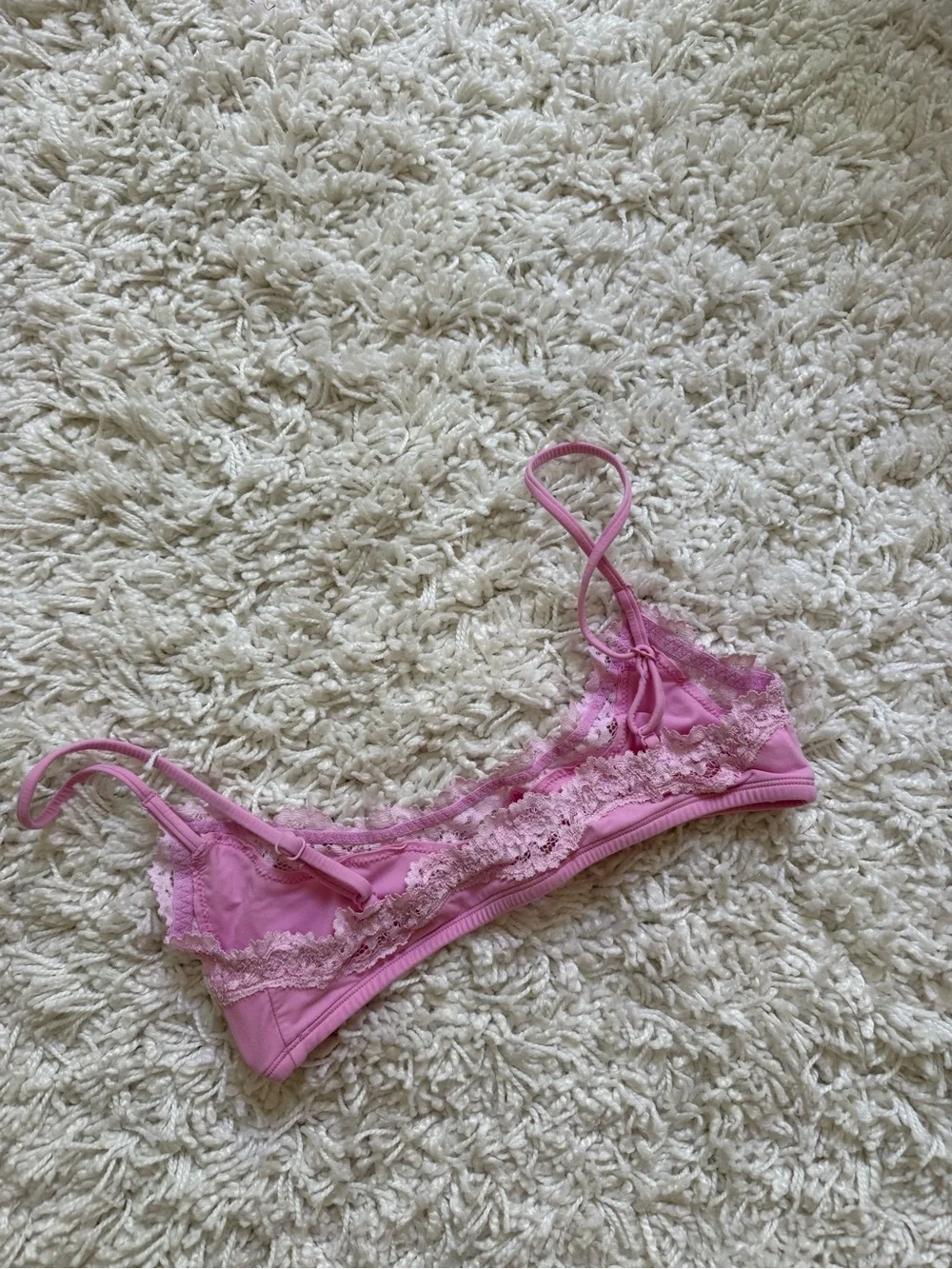 Pink SKIMS fits everybody lace scoop bralette - Picture 2 of 3